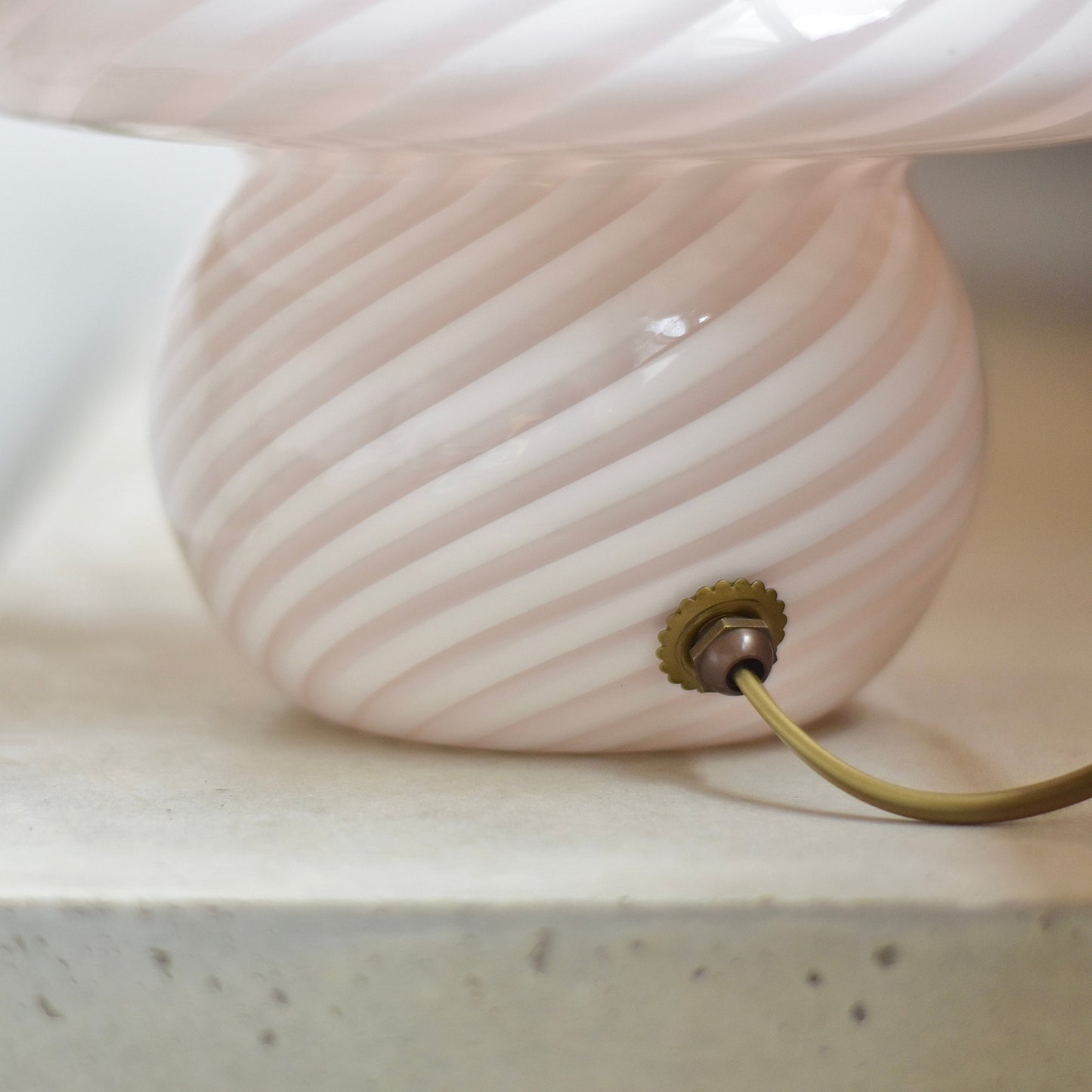 Light pink vintage Murano mushroom lamp H26